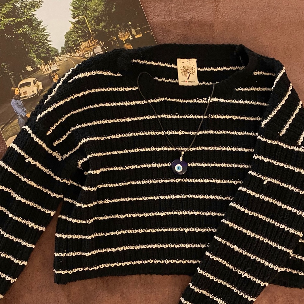 Black and White Striped Sweater🌀🌙